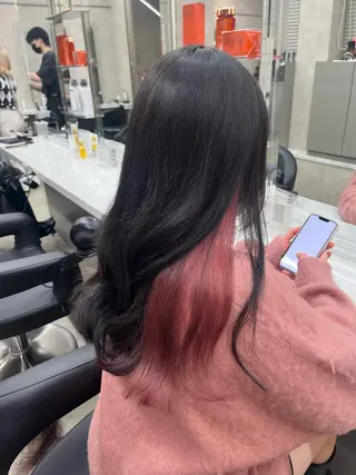 セミロング 寒色＆ブリーチ特化 寒色MiOのヘアスタイル