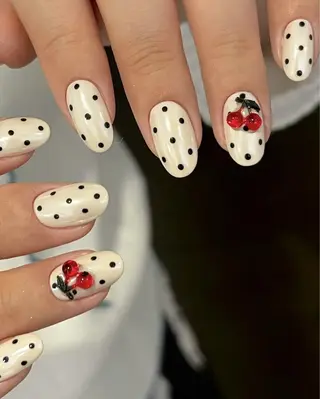 ネイル Mia nail salon所属・浮中 美愛のネイルデザイン