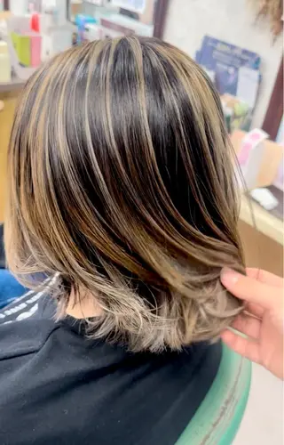 ミディアム カラー 髪質改善のプロ✨りな さんのヘアスタイル