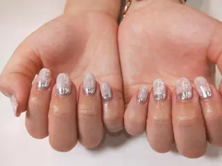 ネイル R'well所属・はばすみれ🎀ﾈｲﾙ 光ﾌｪｲｼｬﾙ ﾍｱのネイルデザイン