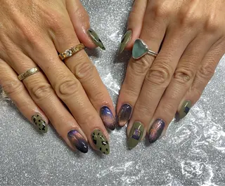 ネイル VIERU 🌈🎀💖のネイルデザイン