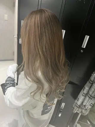 ミディアム カラー mimiiy梅田 中崎町ハイトーンのヘアスタイル