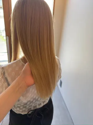 ロング カラー 💛🤍U too e’s 鎌倉🧸のヘアスタイル