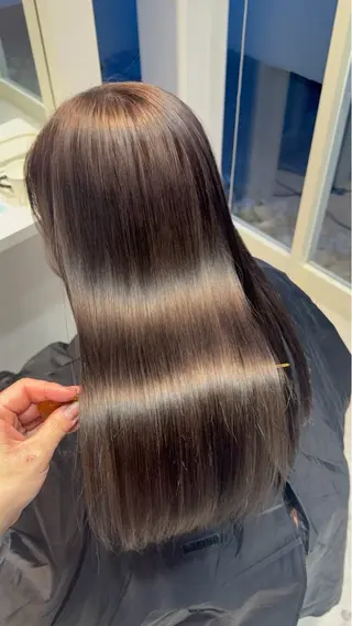 ロング カラー Hinako🦋 ブリーチカラーのヘアスタイル