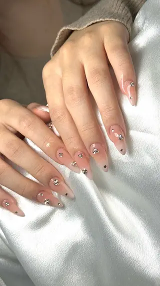 ネイル ルシイ🎀新宿長さ 出しパーツ専門店のネイルデザイン