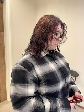 ミディアム カラー 渋谷 留菜のヘアスタイル