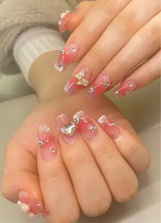 ネイル AngelChris ビューティーサロンのネイルデザイン