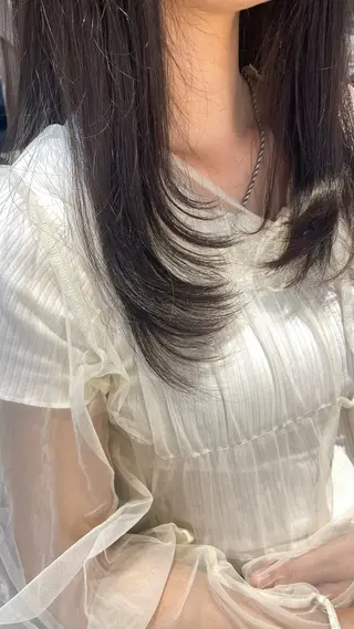 セミロング ブリーチ/髪質改善/ ハイトーン/暖色のヘアスタイル