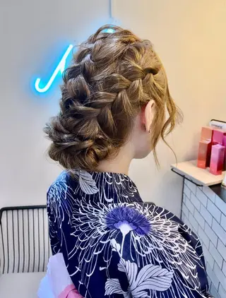 ヘアアレンジ ハイトーンカラー 🦋yuri🦋のヘアスタイル