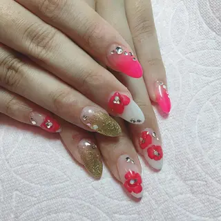 ネイル THECOLORS所属・近貞 莉奈のネイルデザイン