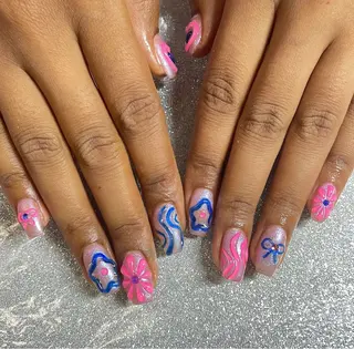 ネイル VIERU 🌈🎀💖のネイルデザイン