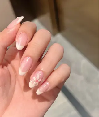 シン アモンのネイルデザイン