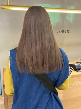 ロング こだわりのレイヤー /透明感カラーのヘアスタイル