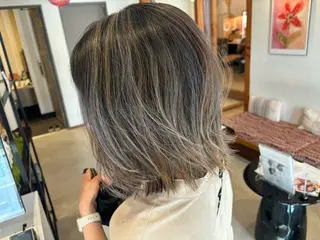 ショート カラー Jill franc ＿ ayanoのヘアスタイル