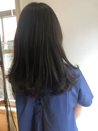 セミロング カラー NOUN所属・eri kinjoのヘアスタイル