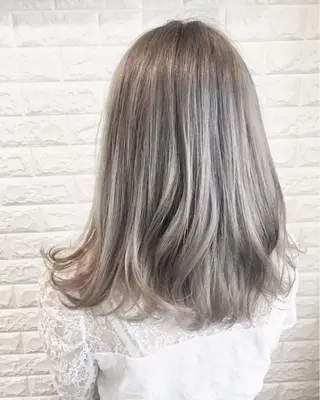 カラー 西本 夏美のヘアスタイル