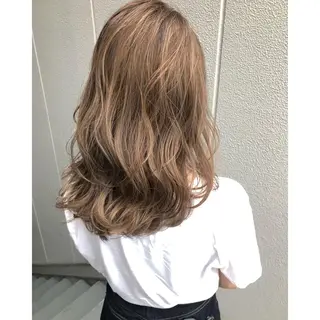 ミディアム Live店長 yumenaのヘアスタイル