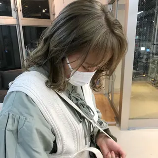 ミディアム カラー 古屋 花織のヘアスタイル