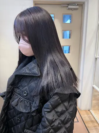 セミロング カラー ミルクティー× グレージュMOMOのヘアスタイル