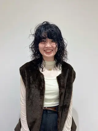 ミディアム パーマ メンズハイトーン/栄 /イトウタケルのヘアスタイル