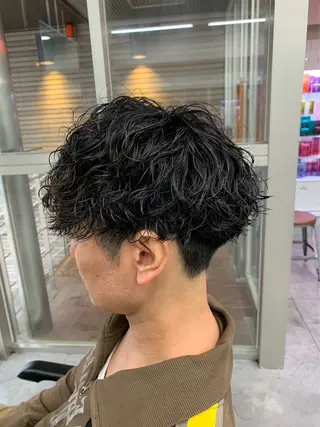 ミディアム カラー パーマ メンズ メンズパーマ特化 🔥韓国ヘア職人🔥のヘアスタイル