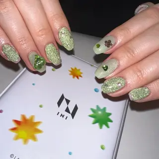 ネイル Elegancia. Hiromiのネイルデザイン