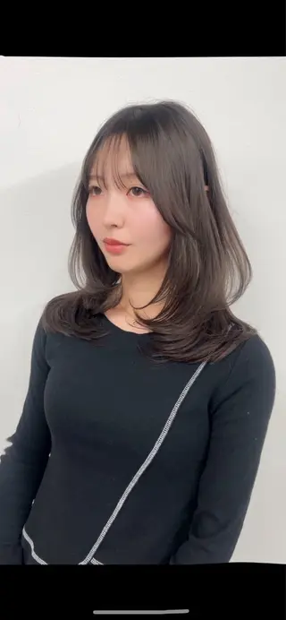 ロング レイヤーカット/透明 感カラー/aikaのヘアスタイル