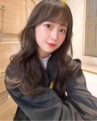 ロング カラー 森田花菜/栄/透明感 グレージュ/艶カラーのヘアスタイル