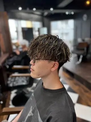 ミディアム カラー パーマ メンズ メンズショート美容師 💈高橋和真💈のヘアスタイル
