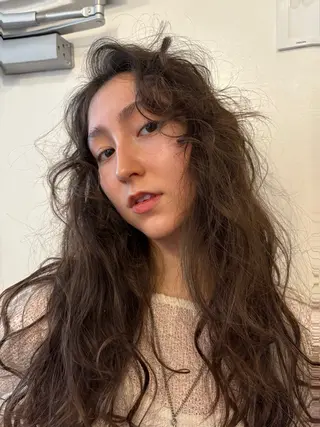 セミロング ✴︎UNU ✴︎モエカのヘアスタイル