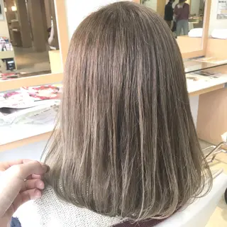 セミロング 🐝肥田 しょーと🐝のヘアスタイル