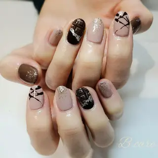 ネイル ビーケア自由が丘所属・えみ えみのネイルデザイン