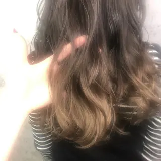 ロング カラー ベージュ/インナー カラー🤍Rieのヘアスタイル