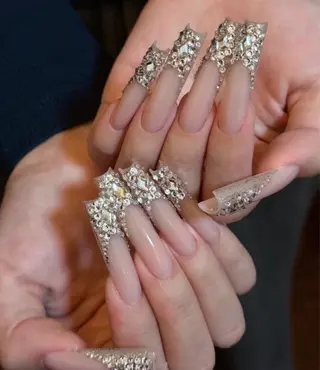 カラー U.mi Nail Salonのネイルデザイン