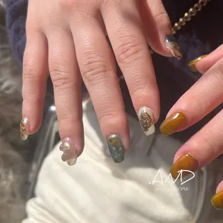 ネイル LOOPER所属・mzh ...のネイルデザイン