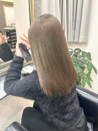 セミロング カラー ハイトーン/ウルフ/ レイヤー/Asukaのヘアスタイル