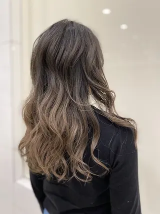 ロング ✂︎デザインカラー YOSHIKI✂︎のヘアスタイル