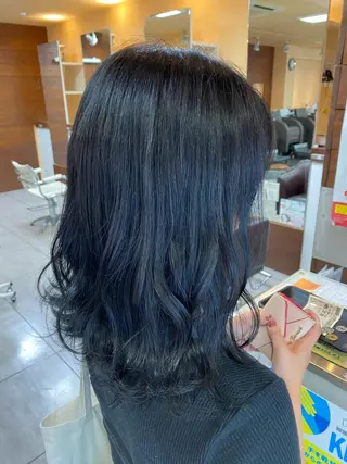 カラー インナー×縮毛矯正 ピンクカラー澤井里菜のヘアスタイル