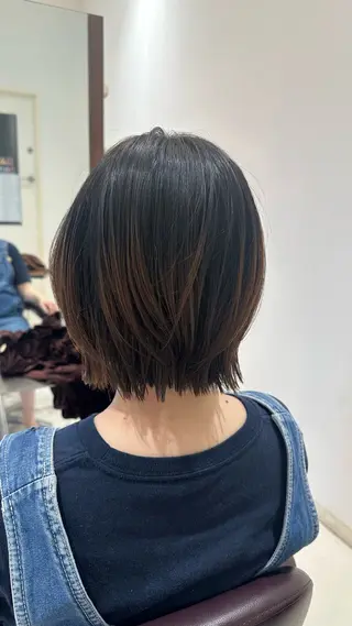 ミディアム 山上 佳奈子のヘアスタイル