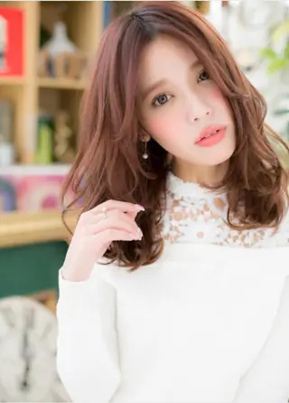 セミロング カラー パーマ cover hair bliss 川口東口SOGO店所属・後悔はさせません 🔥💪千原一輝のヘアスタイル