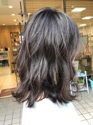 セミロング カラー 似合わせ レイヤー須川のヘアスタイル