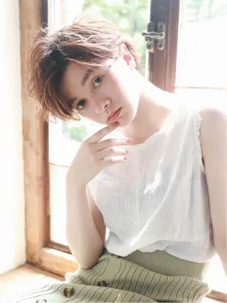 ショート アンブレラカラー💫 フェイスフレーミングのヘアスタイル