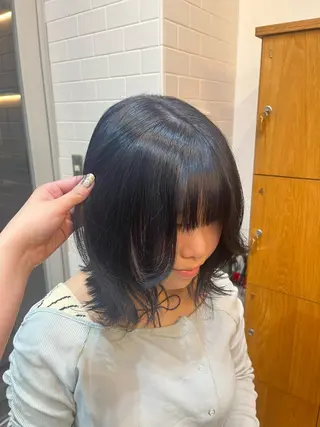 ミディアム カラー 相田 佳乃のヘアスタイル