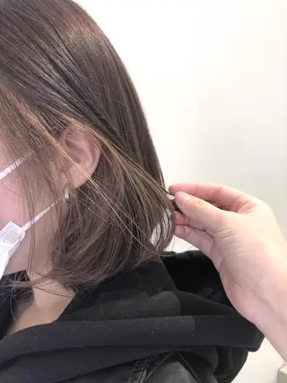 ミディアム カラー 綿貫 美香のヘアスタイル