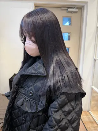 セミロング カラー ミルクティー× グレージュMOMOのヘアスタイル