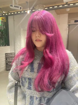 ロング カラー LUNTY NAMBA所属・艶ハイトーン👑♡ NATSUKIのヘアスタイル