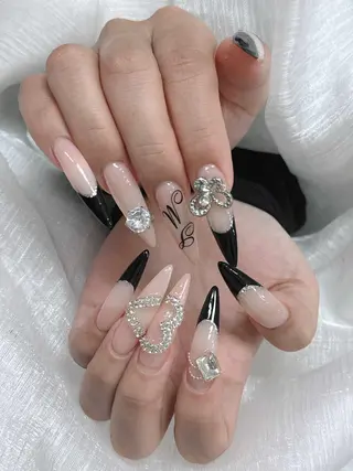 ネイル Lee Nailsのネイルデザイン