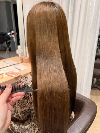 ロング 伊藤 愛美のヘアスタイル