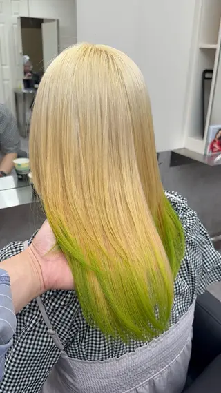 セミロング カラー ⭐️柏木皇気ブリーチ ムラ修正/他店直しのヘアスタイル