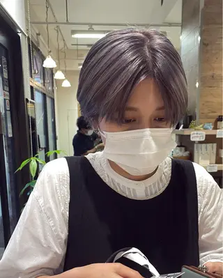 ショート レイヤーカット/ 透明感カラーmikuのヘアスタイル